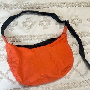 Orange Medium crescent Baggu crossbody